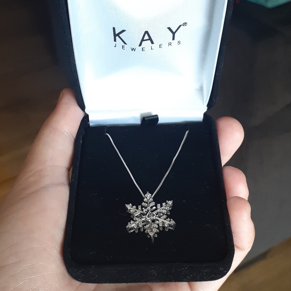 Jane Seymour Open heart Snowflake Necklace